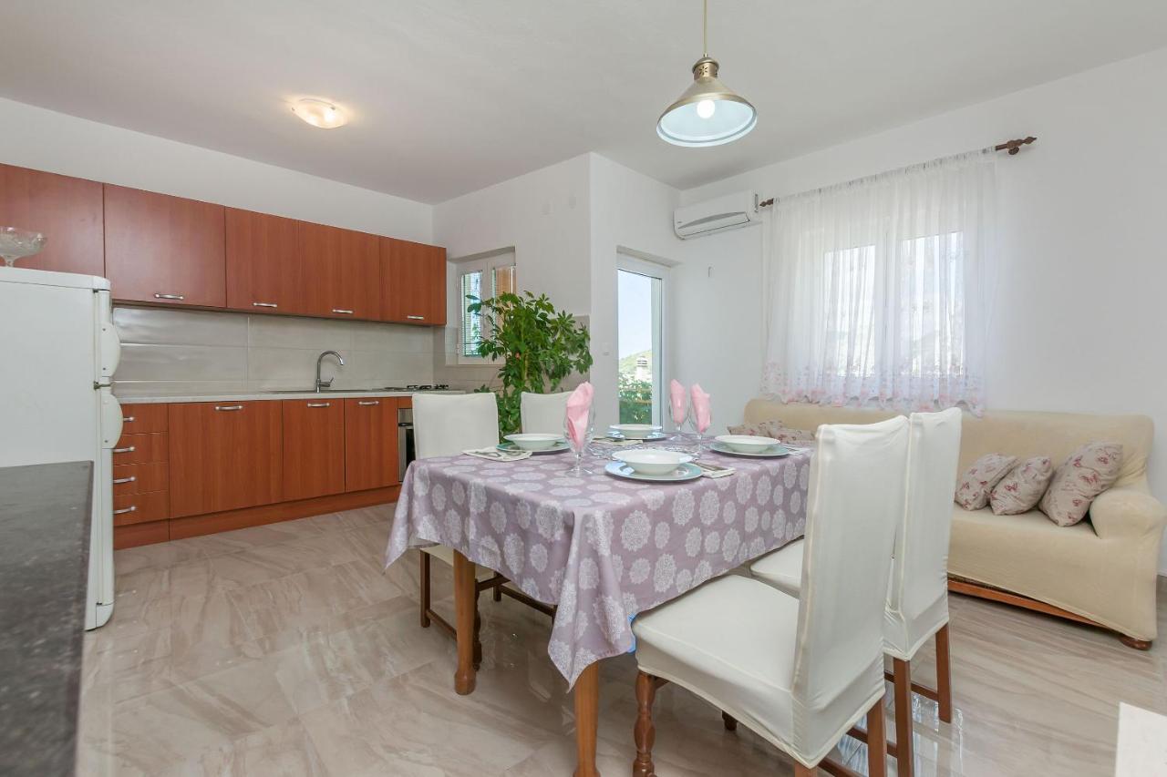 Apartments Jasna Omiš Exterior foto