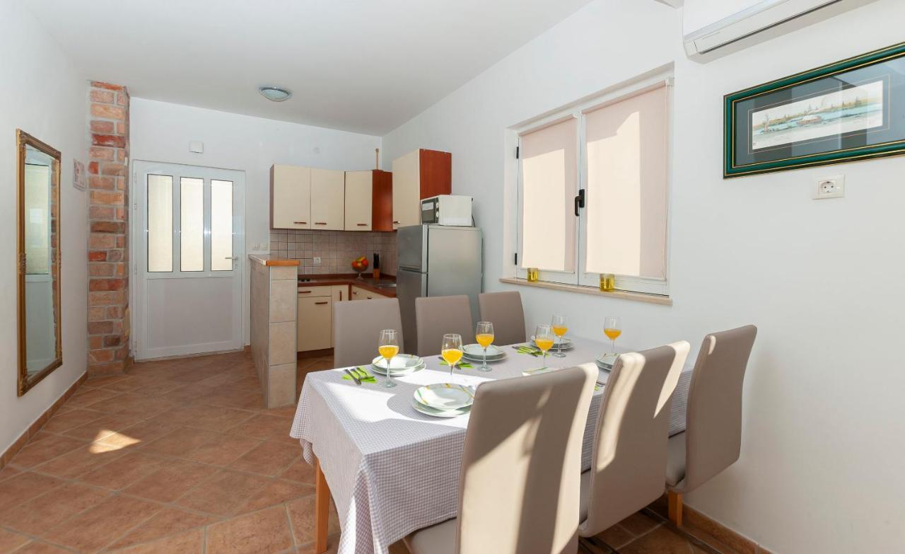 Apartments Jasna Omiš Exterior foto